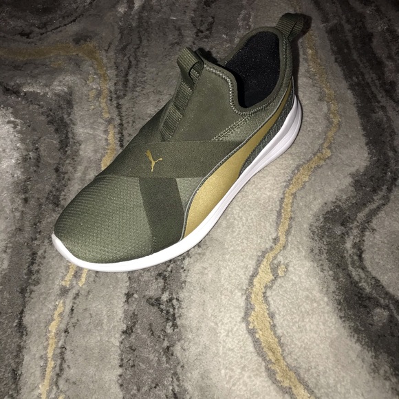 Green Puma Shoes - Picture 2 of 8